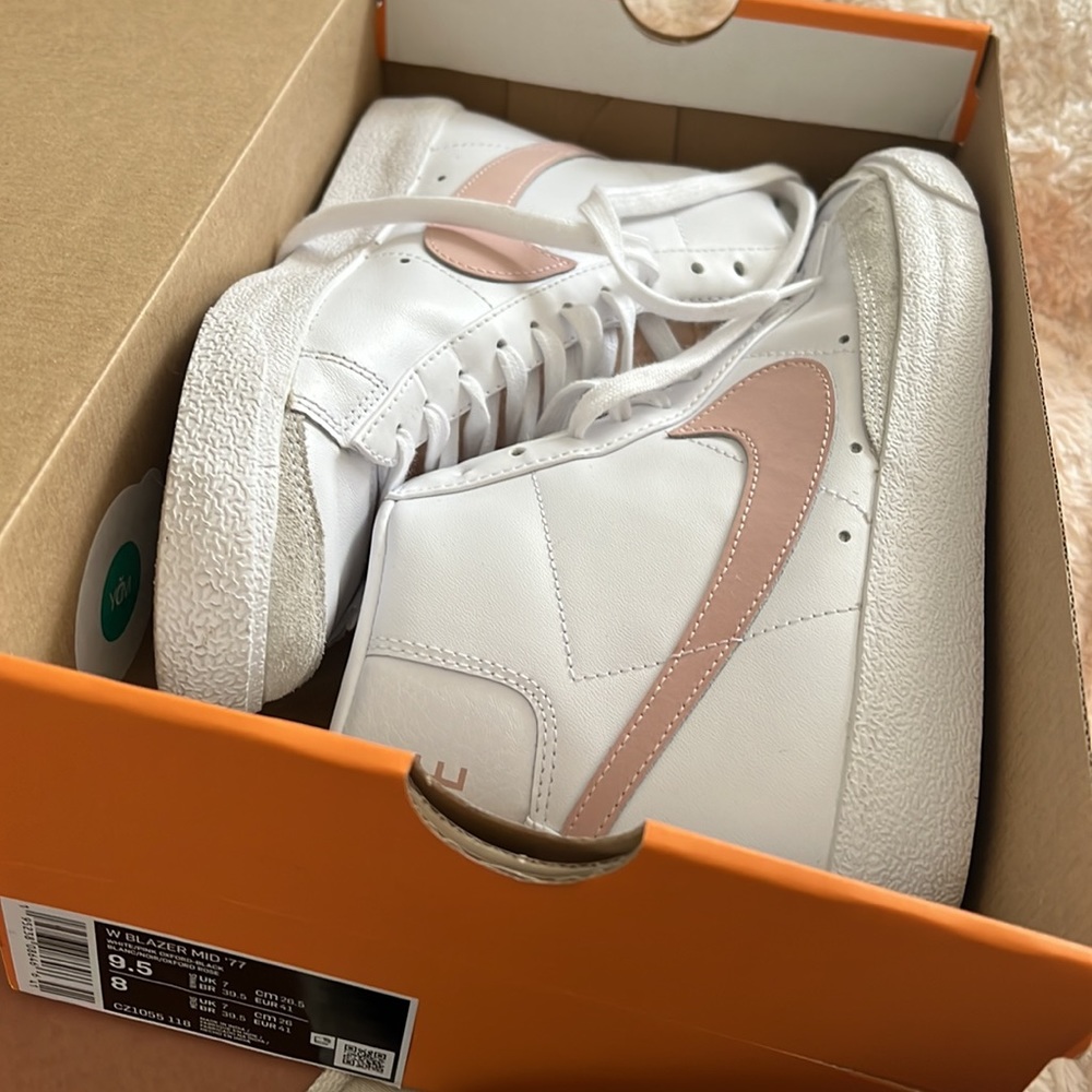 WOMEN'S NIKE BLAZER MID '77 White/Pink Oxford